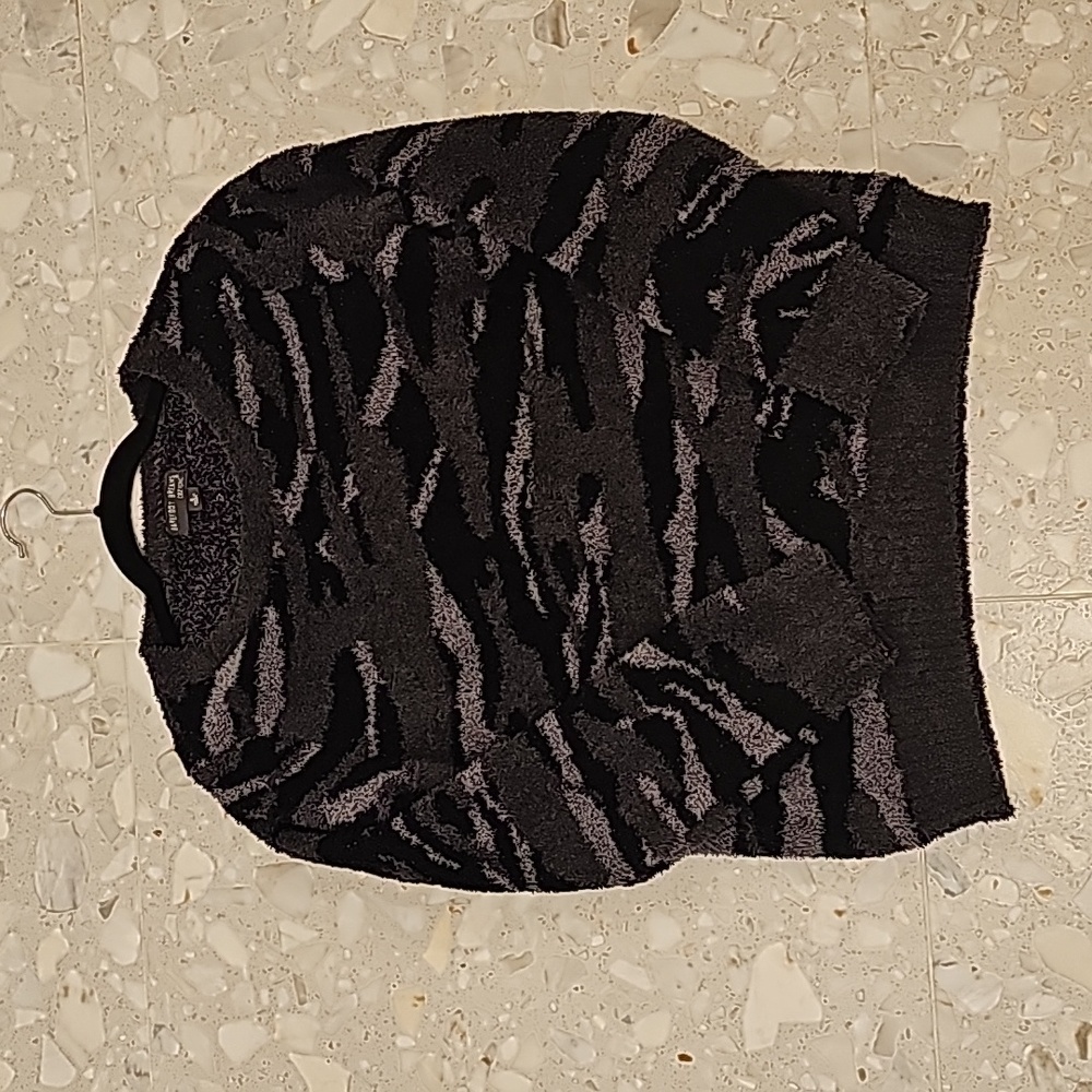 Barefoot Dreams Cozychic Black and Gray Sweater, Size Small